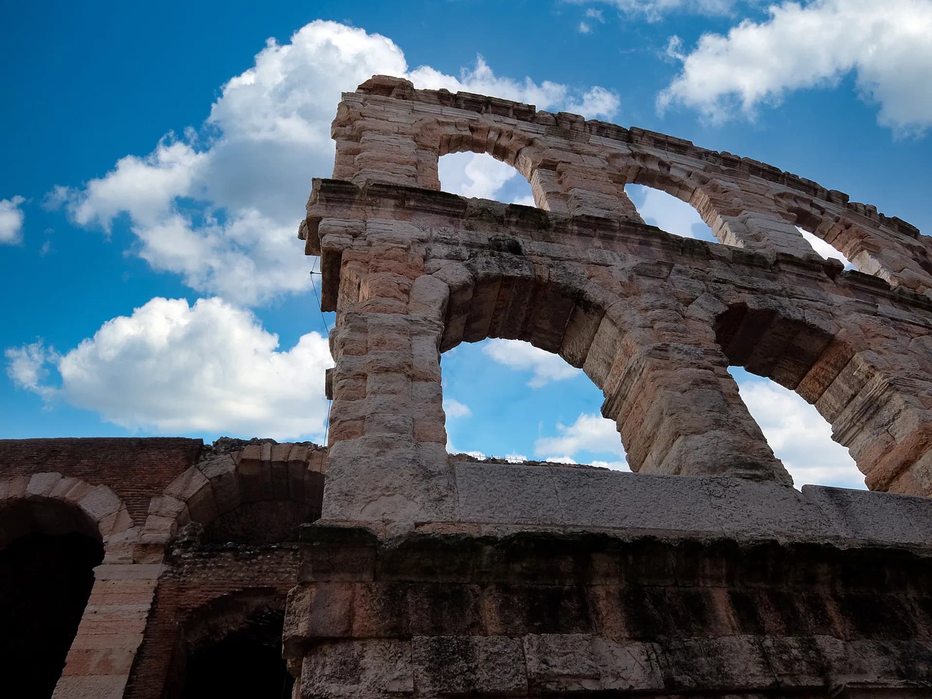 Verona City Hop-on Hop-off Tour — photo 12