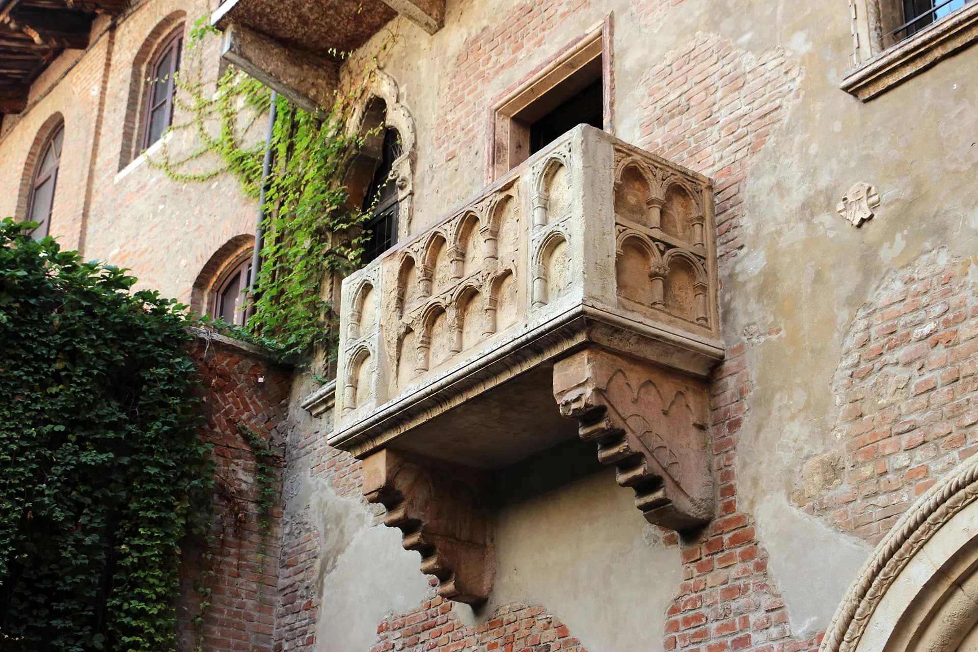 Verona City Hop-on Hop-off Tour — photo 18