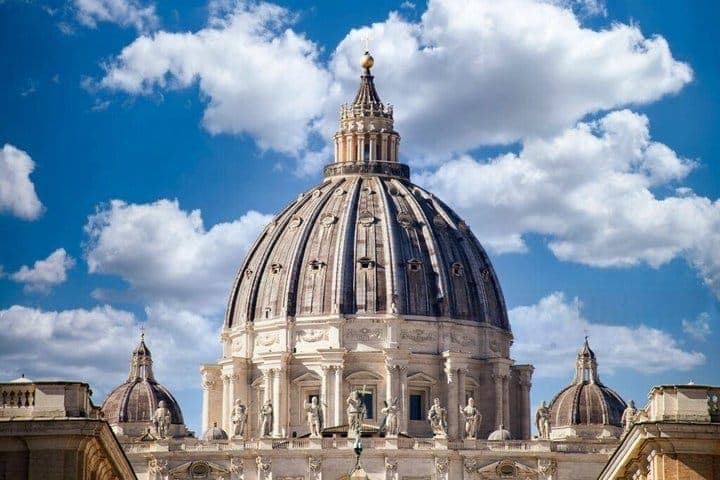 St. Peter’s Basilica Guided Tour with Papal Catacombs & Dome — photo 4