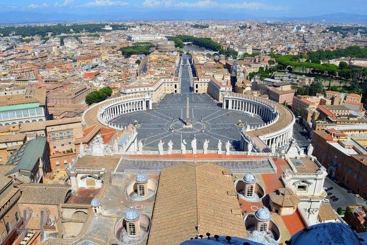 St. Peter’s Basilica Guided Tour with Papal Catacombs & Dome — photo 3