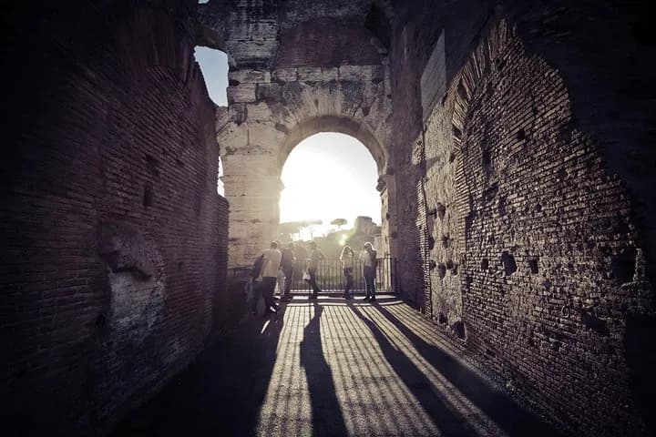 Colosseum Guided Tour with Roman Forum & Palatine Hill — photo 11