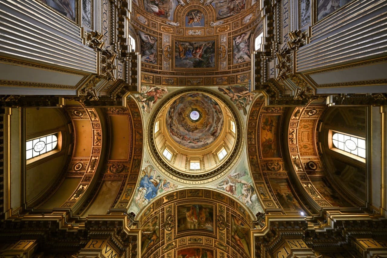 Tour de historias ocultas y arte de Santa María la Mayor con guía experto — photo 2